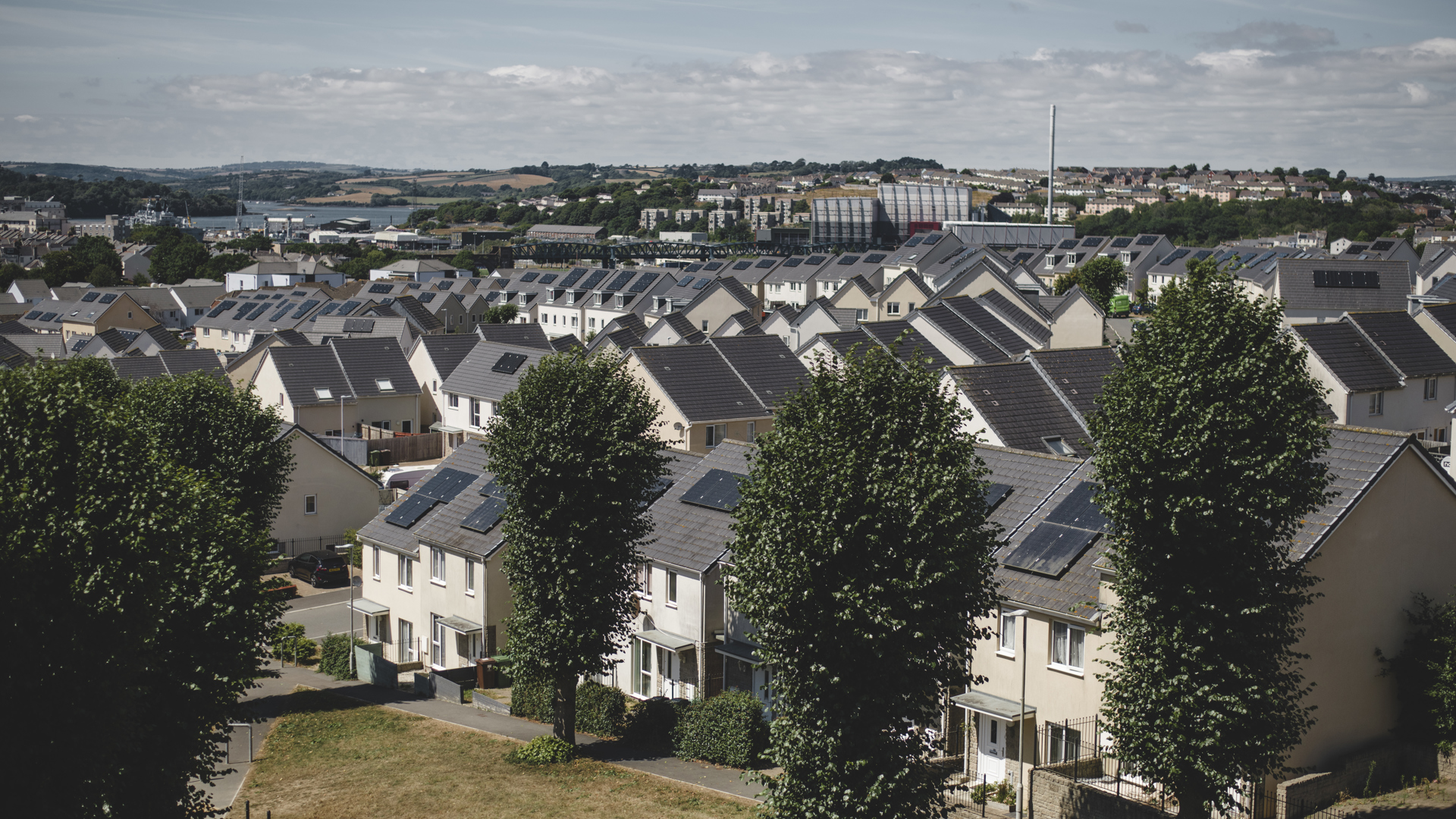 Homes with solar panels in North Prospect