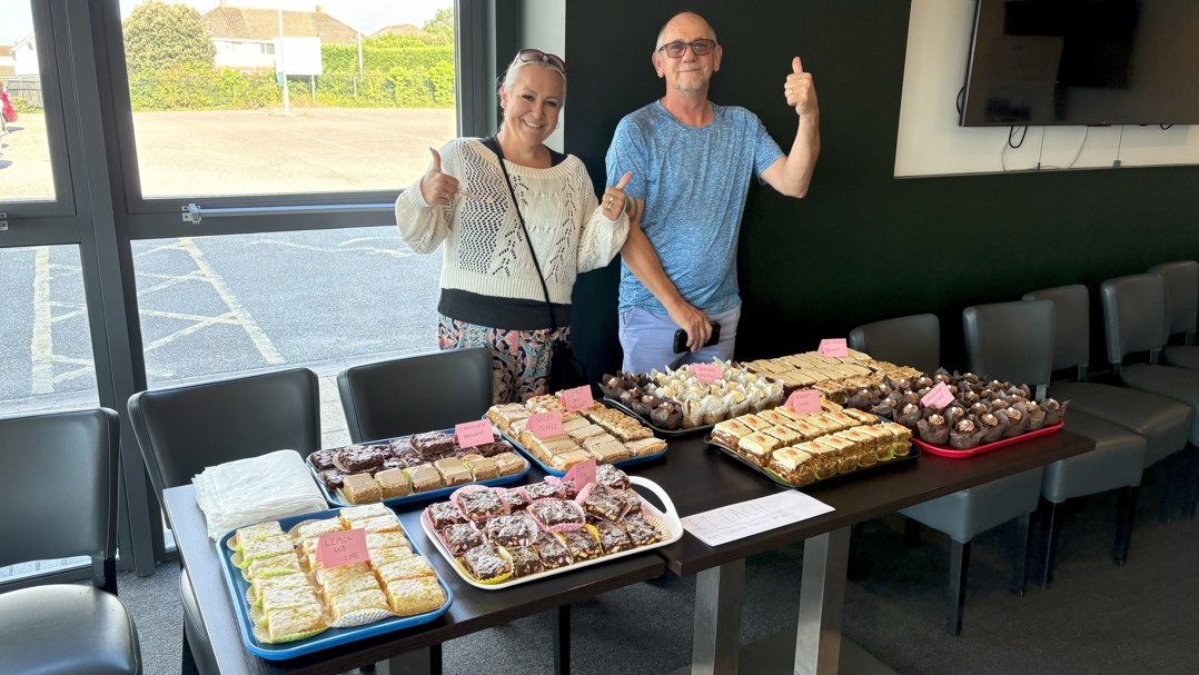 Heather And Ray Cakes