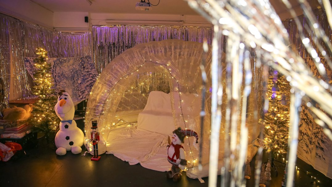 PCH 2512 Devonport Live Xmas 25 02 Large