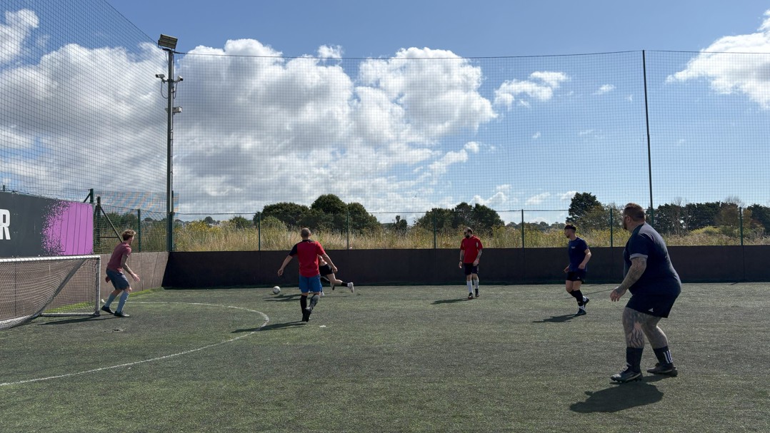 FOOTBALL 4