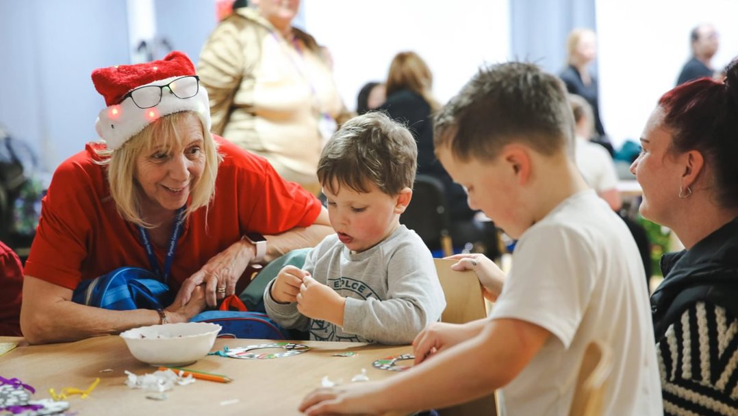 PCH 2512 The Beacon Xmas Event 32 Medium