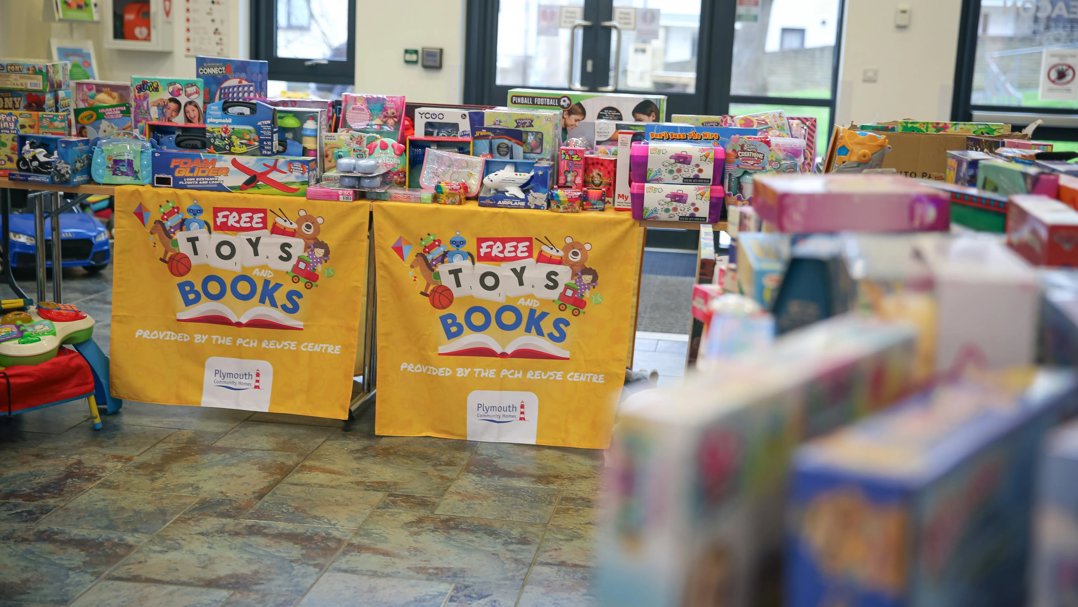 PCH 2512 Beacon Toy Giveaway And Wreath Making 02 Large